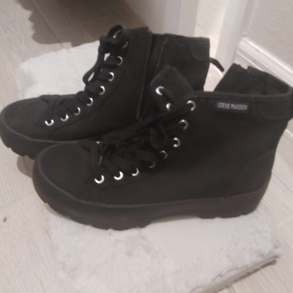 Steve Madden Black High-Top Sneakers